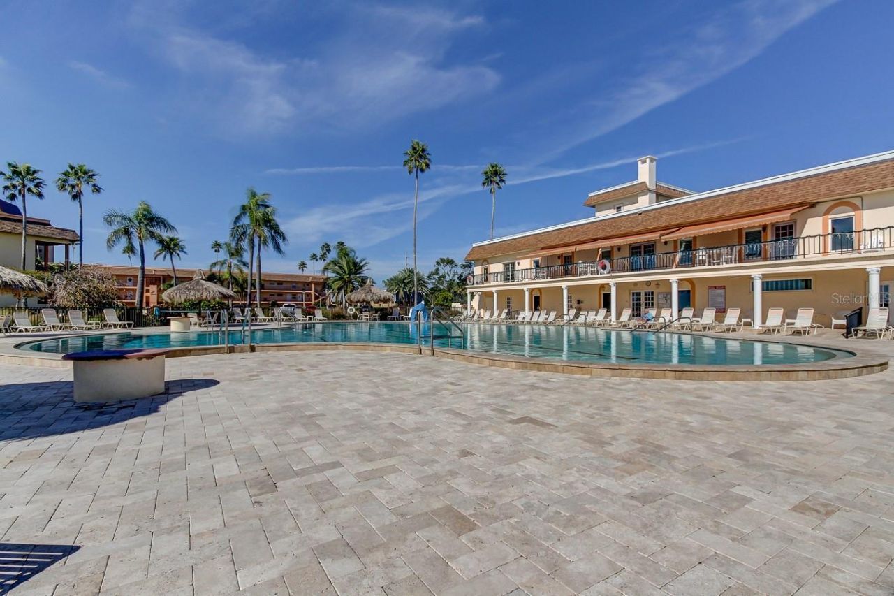 5200 Brittany Drive S, Unit 204, Saint Petersburg, FL 33715 Photo