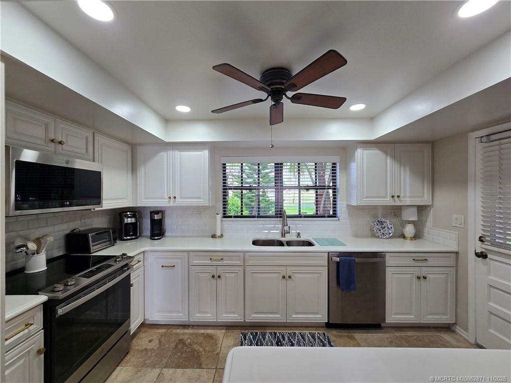 316 NE Edgewater Drive, Hutchinson Island, FL 34996 Photo