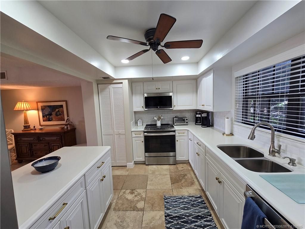 316 NE Edgewater Drive, Hutchinson Island, FL 34996 Photo