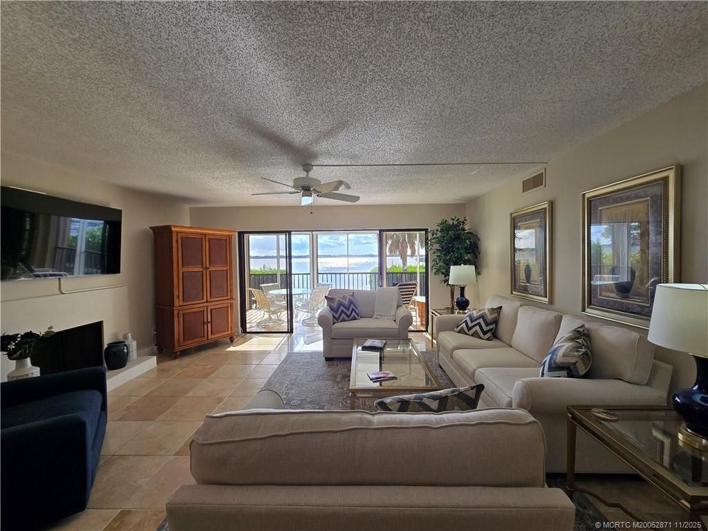316 NE Edgewater Drive, Hutchinson Island, FL 34996 Photo