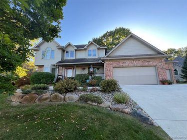 16184 Pine Lake Forest Drive, Fenton Twp, MI 48451