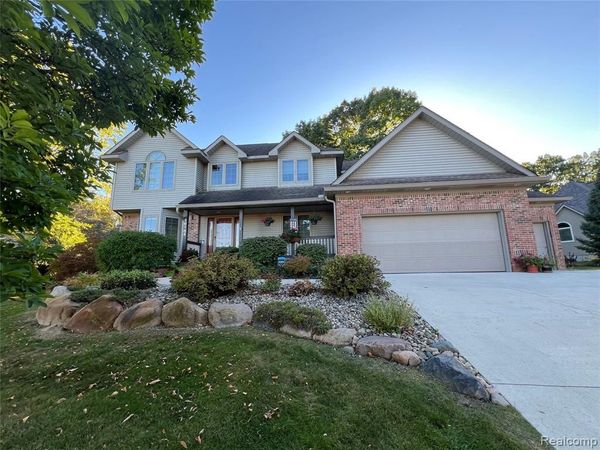 16184 Pine Lake Forest Drive, Fenton Twp, MI 48451