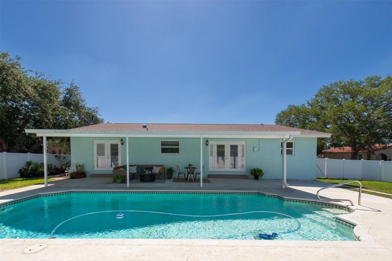 6035 19th Street Ne, Saint Petersburg, FL 33703 Photo
