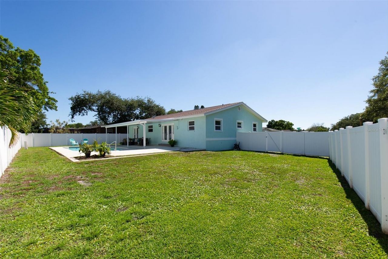 6035 19th Street Ne, Saint Petersburg, FL 33703 Photo