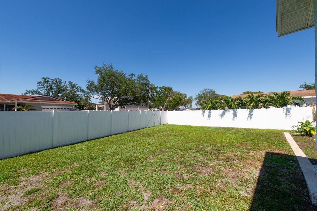 6035 19th Street Ne, Saint Petersburg, FL 33703 Photo