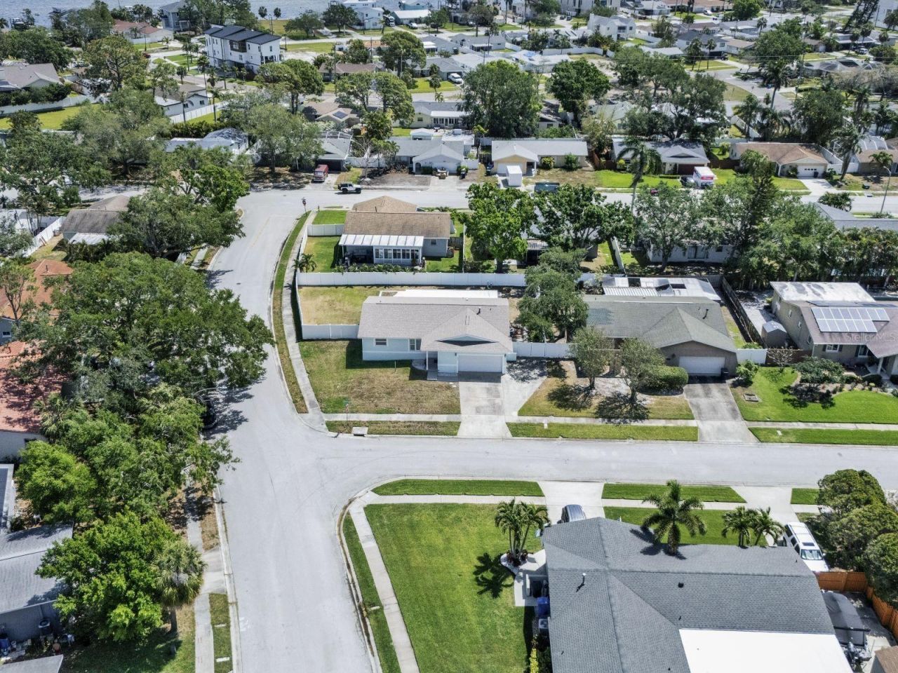 6035 19th Street Ne, Saint Petersburg, FL 33703 Photo