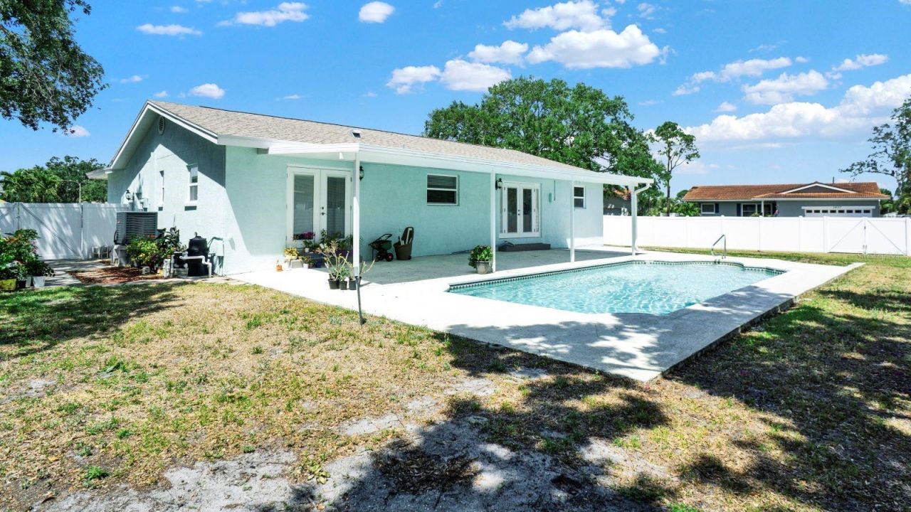 6035 19th Street Ne, Saint Petersburg, FL 33703 Photo