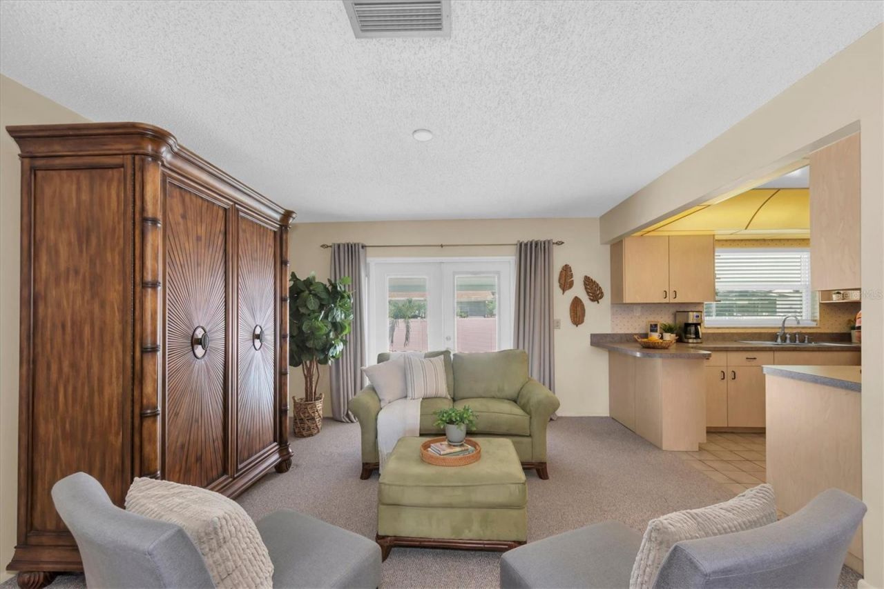 6035 19th Street Ne, Saint Petersburg, FL 33703 Photo