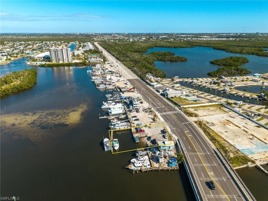 18850 San Carlos Blvd, Fort Myers Beach, FL 33931 Photo