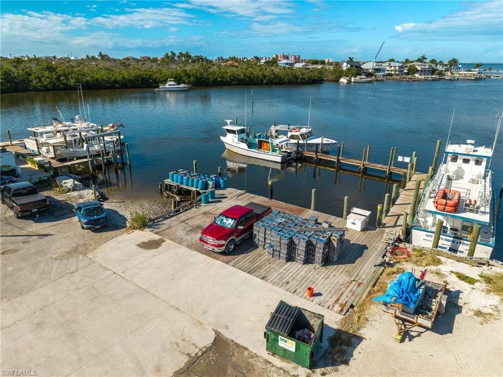 18850 San Carlos Blvd, Fort Myers Beach, FL 33931 Photo