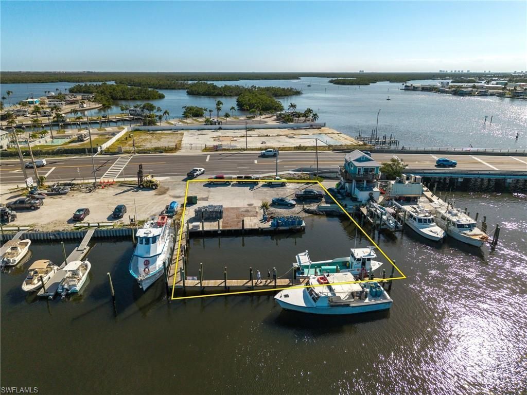 18850 San Carlos Blvd, Fort Myers Beach, FL 33931 Photo