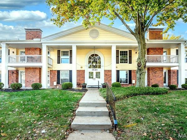 1521 Hedgeford Drive, Unit 9, Chesterfield, MO 63017