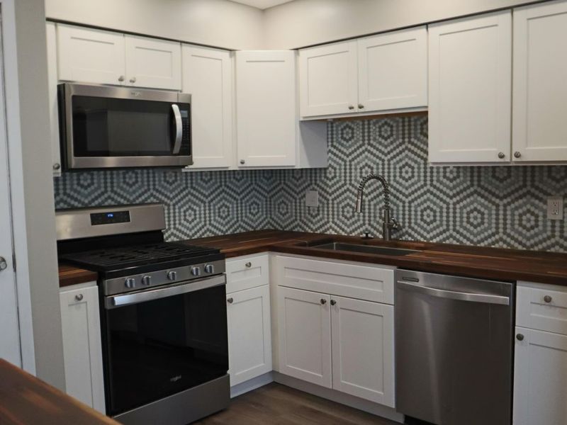 1590 Jacqueline Court, Columbus, OH 43232 Photo 8