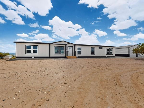 316 Hill Road NE, Rio Rancho, NM 87144
