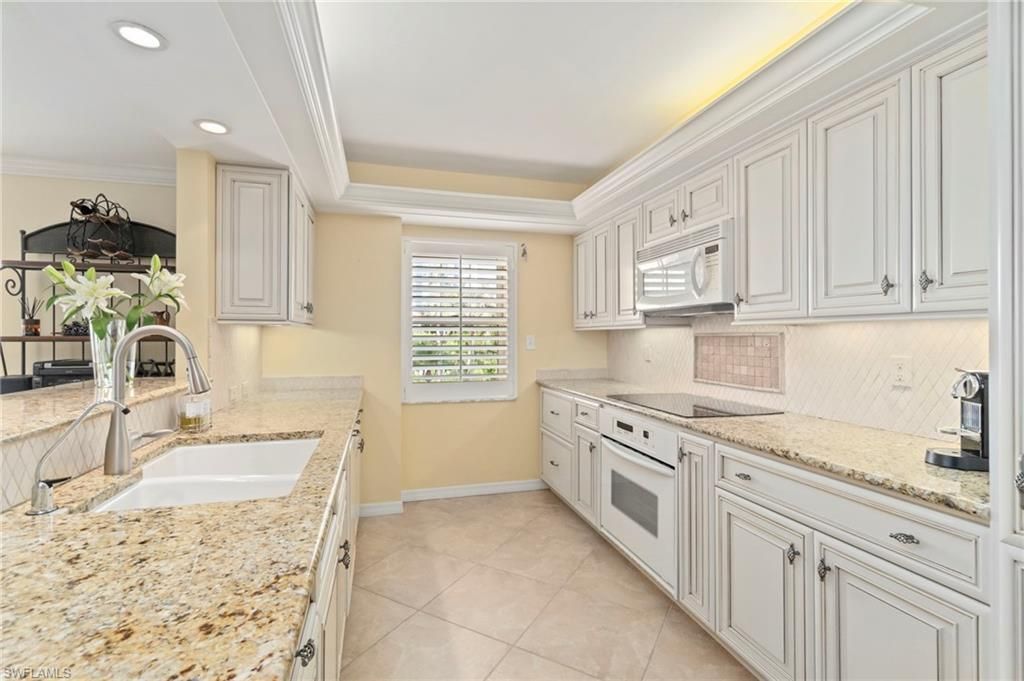 3483 Gulf Shore Blvd N, Unit 105, Naples, FL 34103 Photo