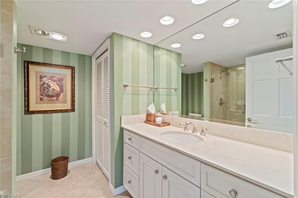 3483 Gulf Shore Blvd N, Unit 105, Naples, FL 34103 Photo