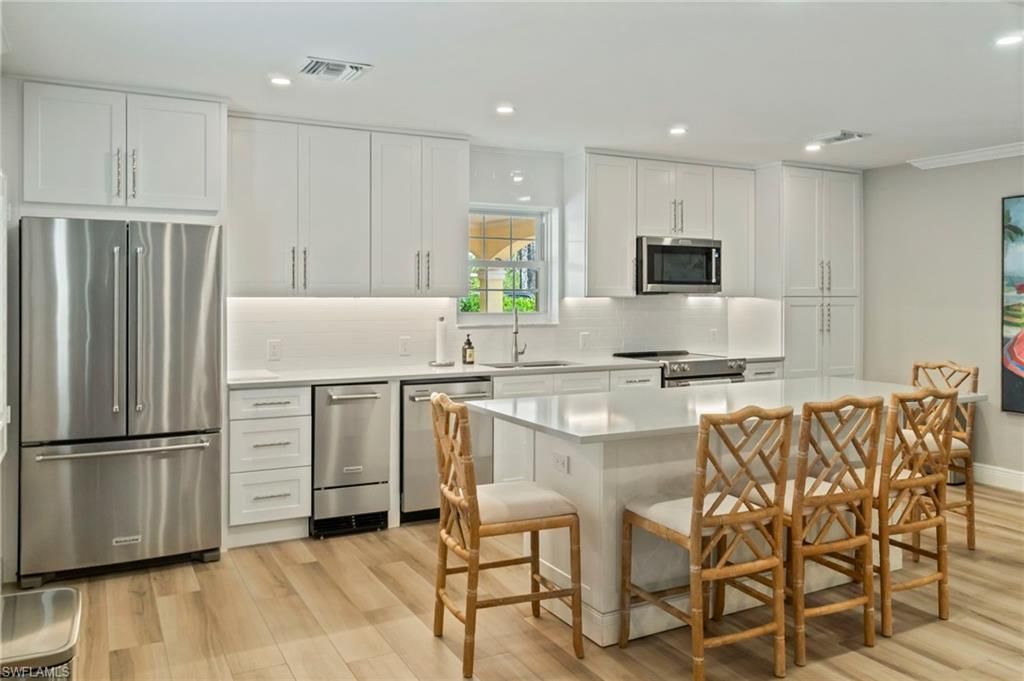 3483 Gulf Shore Blvd N, Unit 105, Naples, FL 34103 Photo