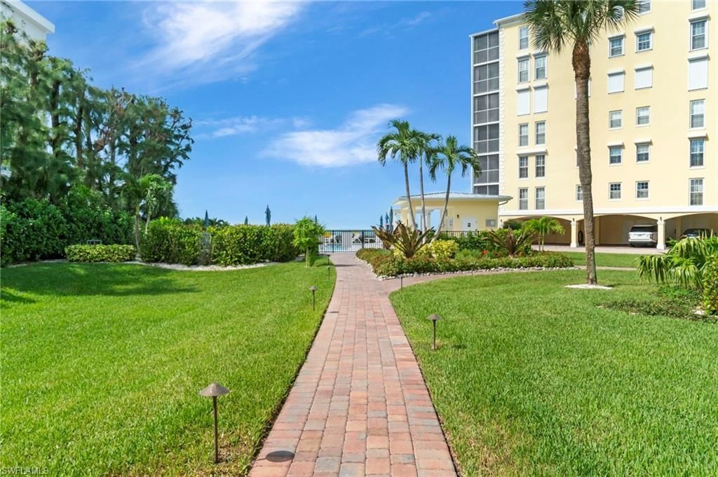 3483 Gulf Shore Blvd N, Unit 105, Naples, FL 34103 Photo