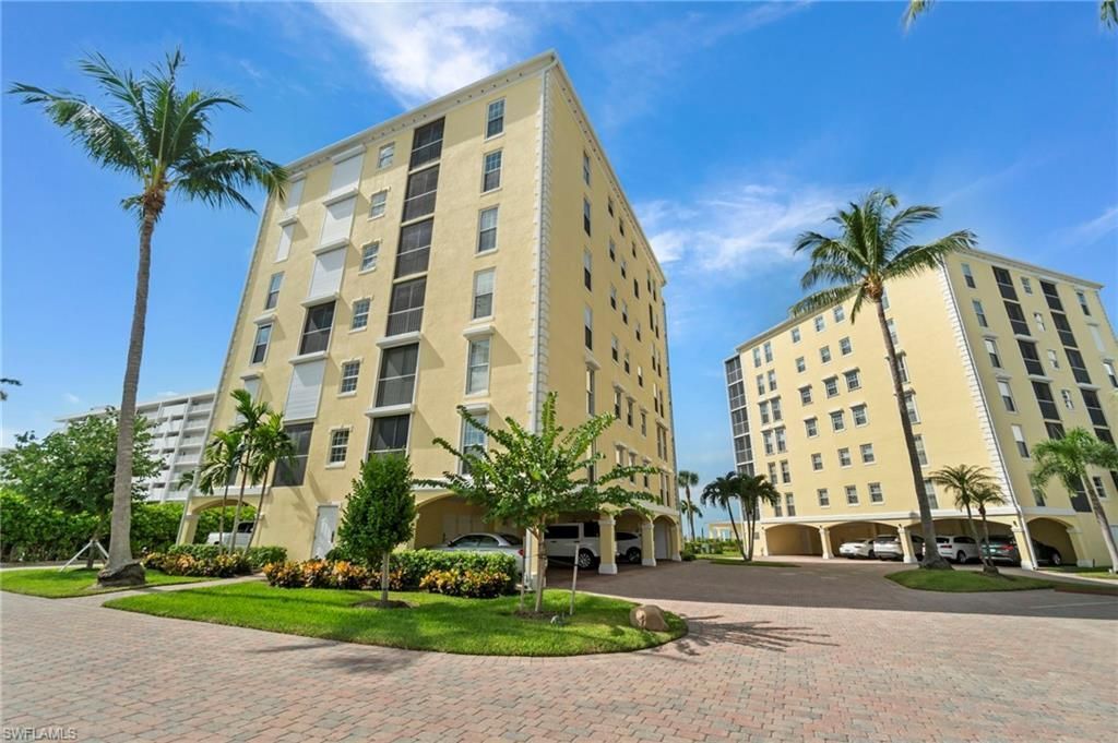 3483 Gulf Shore Blvd N, Unit 105, Naples, FL 34103 Photo