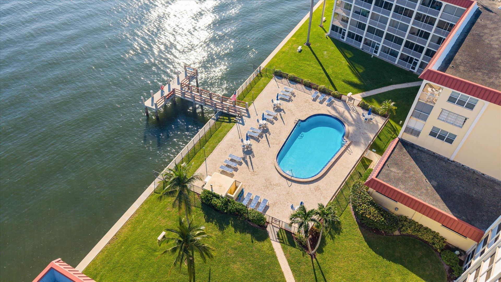 105 Paradise Harbour Boulevard, Unit 206, North Palm Beach, FL 33408 Photo