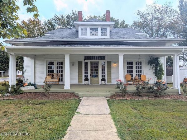 106 N Oak St, Monterey, TN 38574