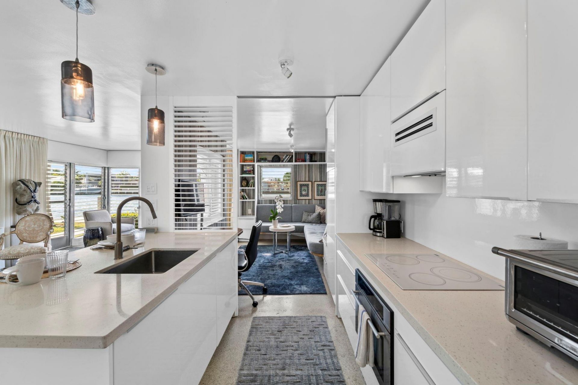 561 Bayshore Drive, Unit 5, Fort Lauderdale, FL 33304 Photo