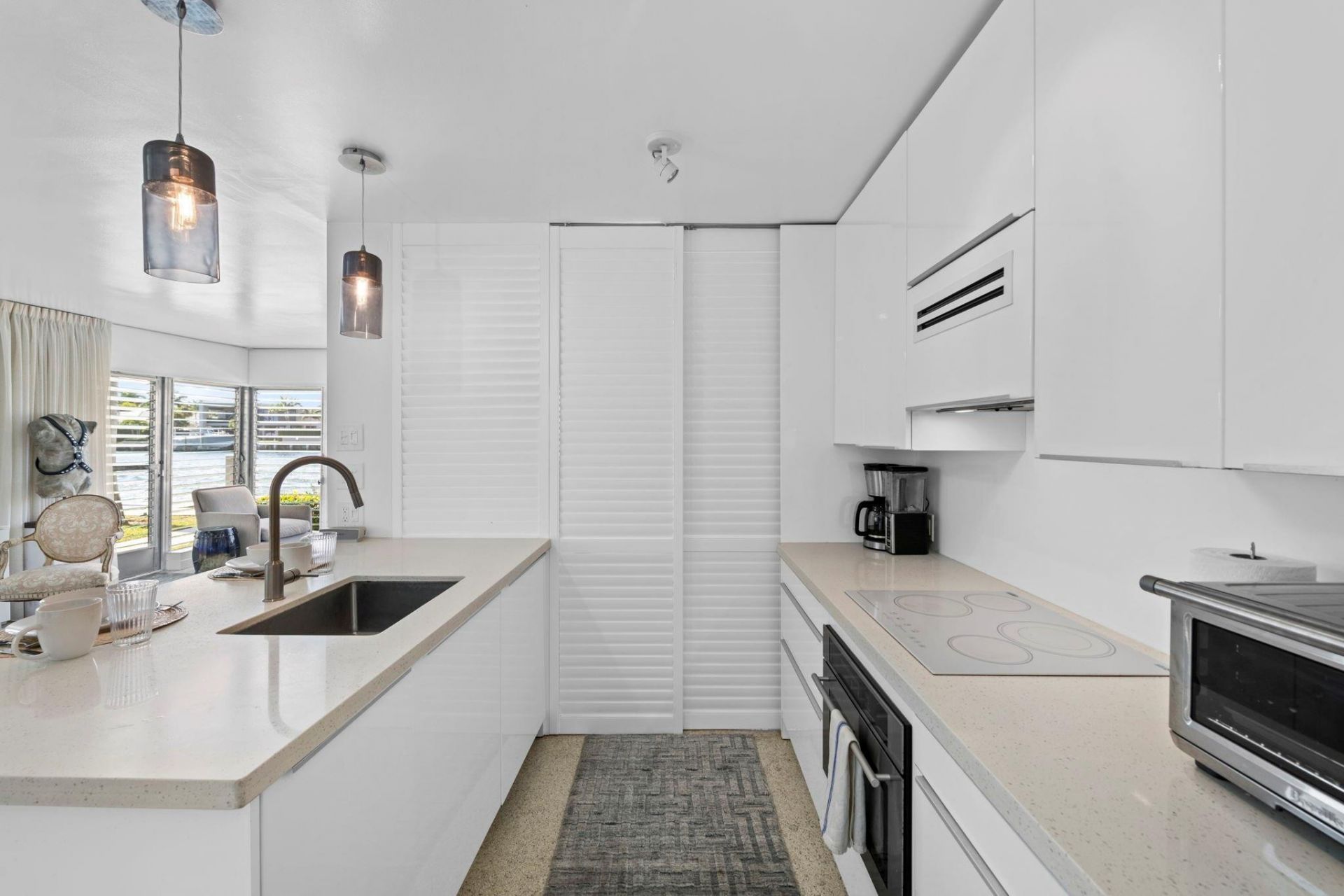 561 Bayshore Drive, Unit 5, Fort Lauderdale, FL 33304 Photo