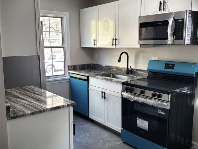 539 Princeton Avenue, Elyria, OH 44035 Photo 3