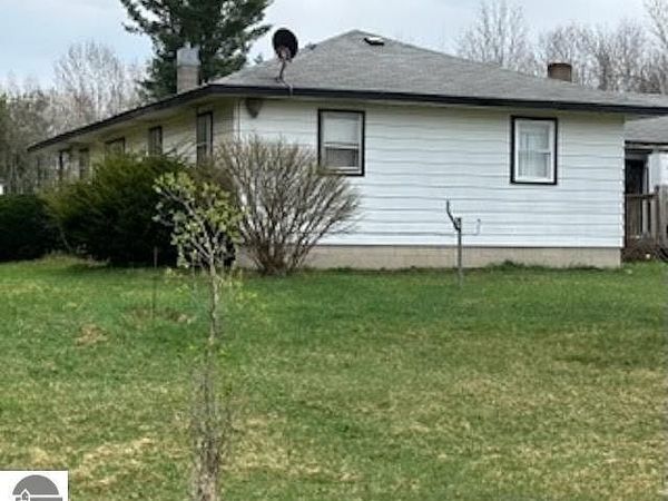 4419 10 Mile Road, Evart, MI 49631