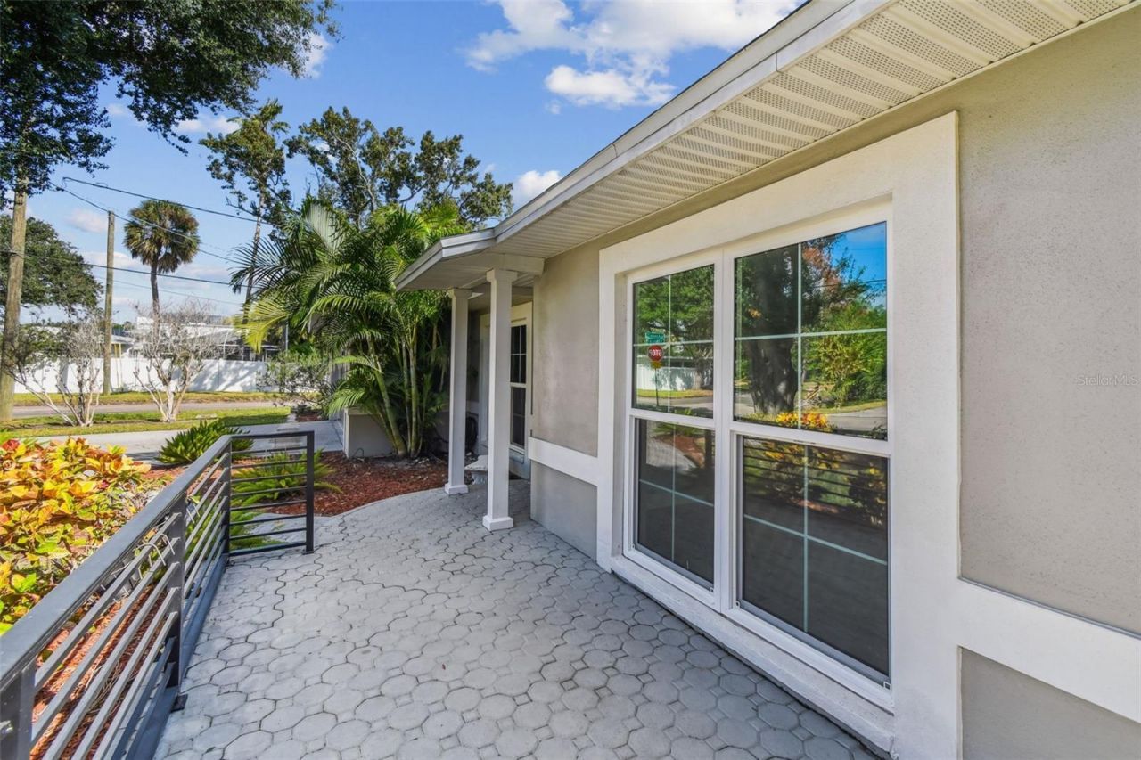 2 S Treasure Drive, Tampa, FL 33609 Photo