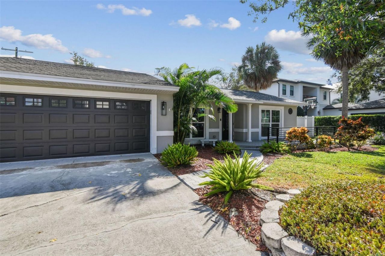 2 S Treasure Drive, Tampa, FL 33609 Photo