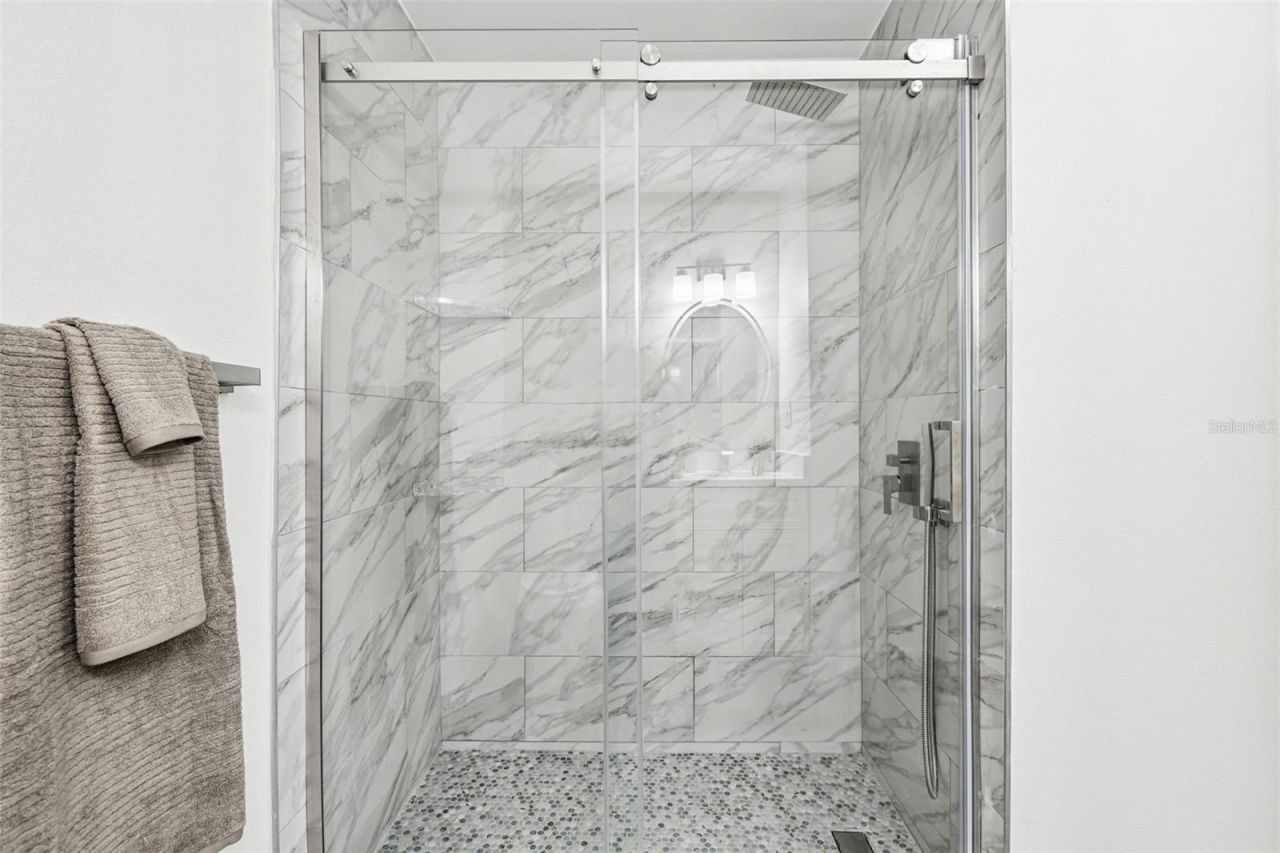 2 S Treasure Drive, Tampa, FL 33609 Photo