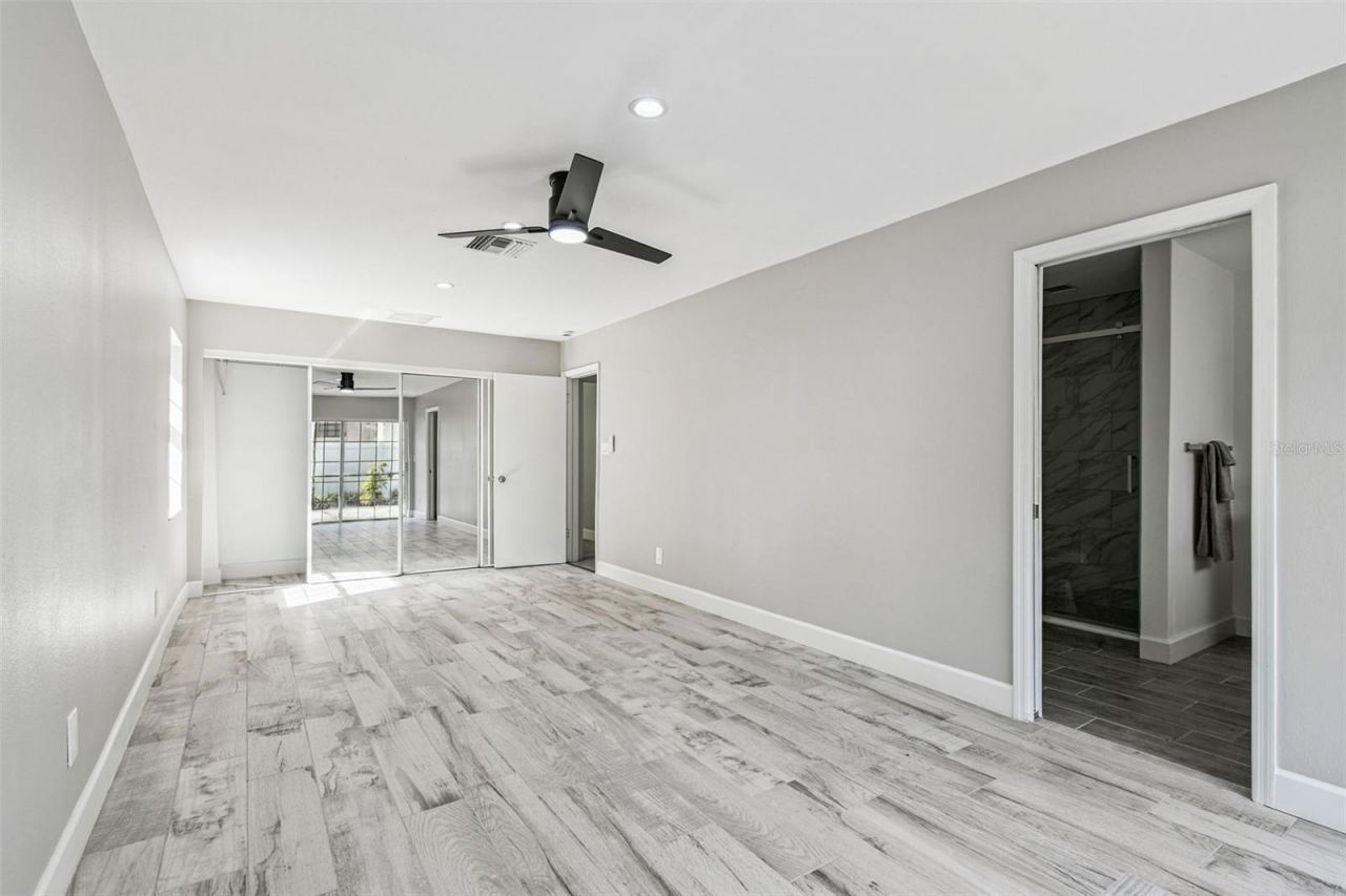 2 S Treasure Drive, Tampa, FL 33609 Photo