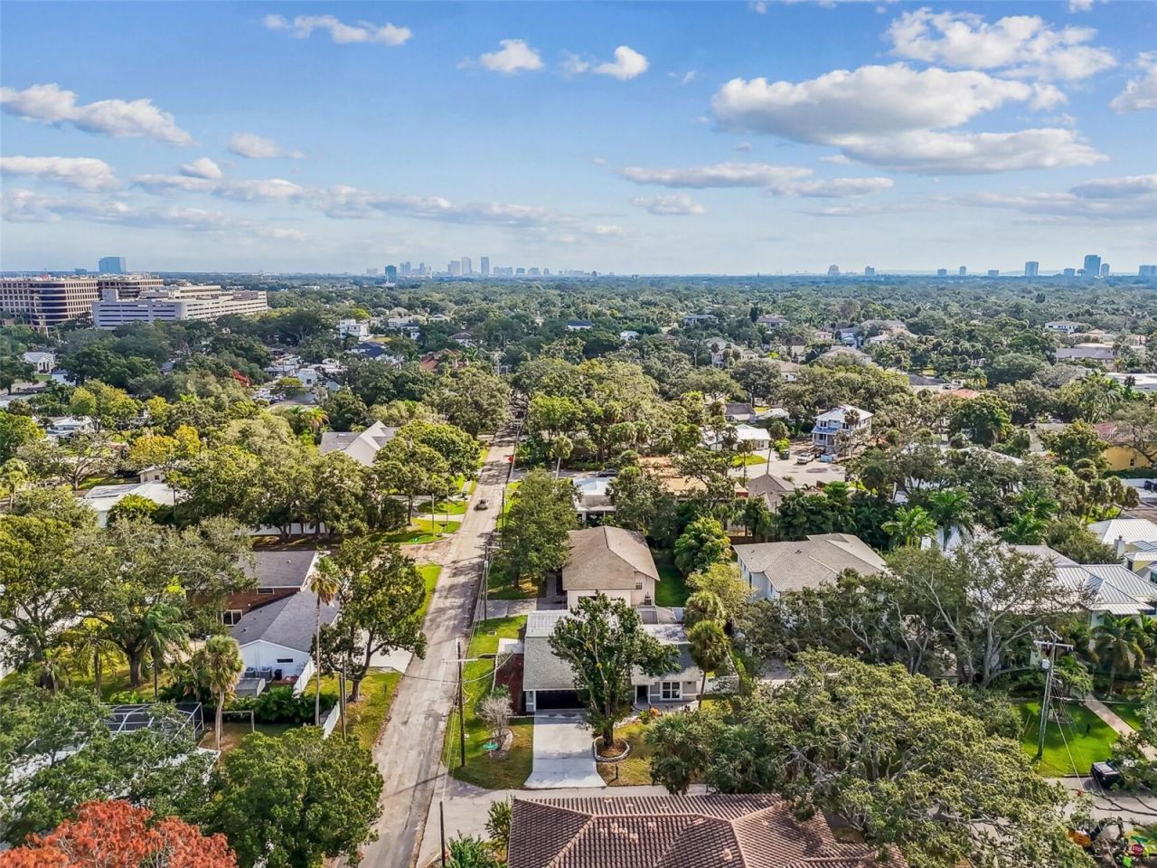 2 S Treasure Drive, Tampa, FL 33609 Photo