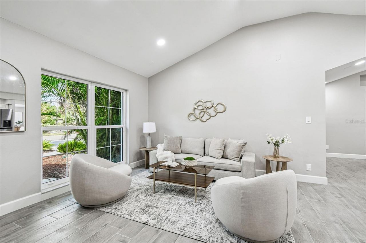 2 S Treasure Drive, Tampa, FL 33609 Photo