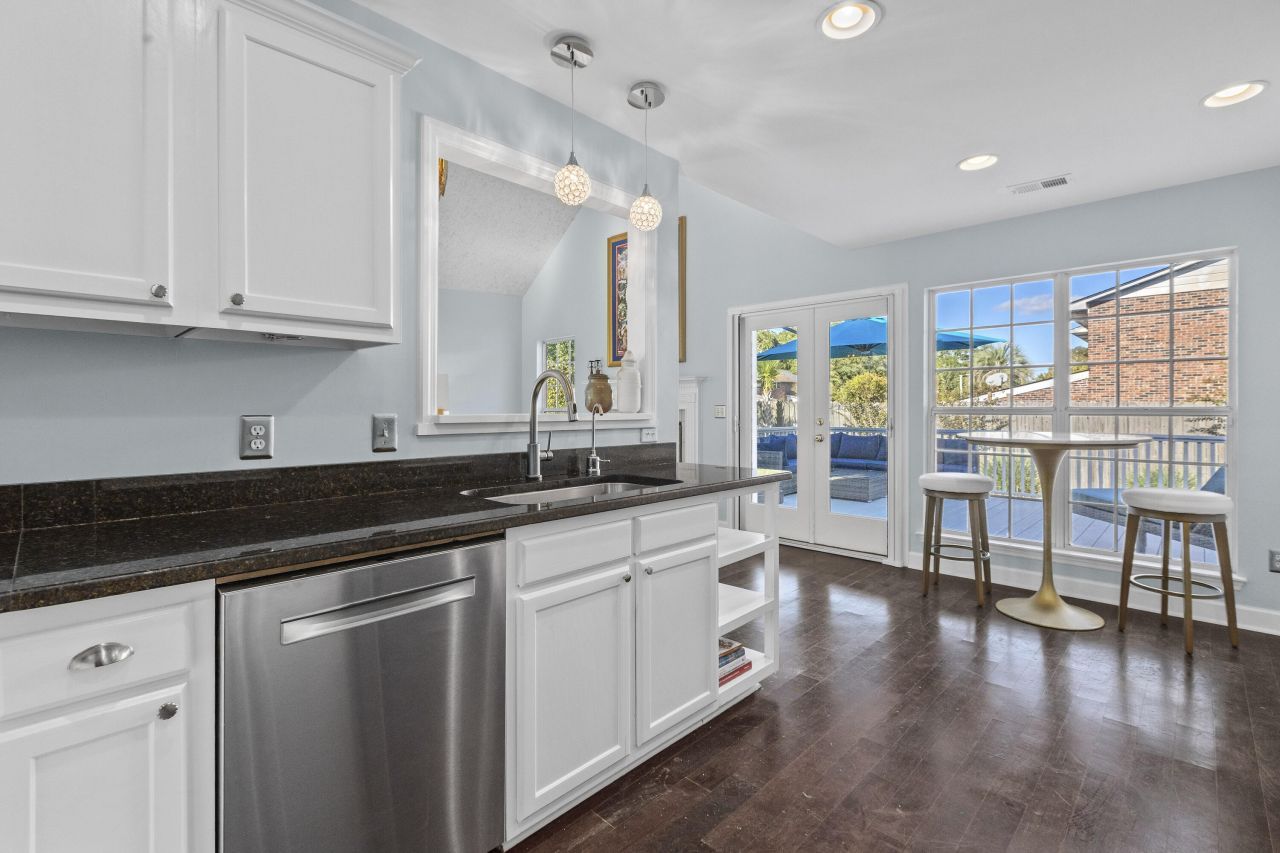 1504 Old Village Drive Photo 14