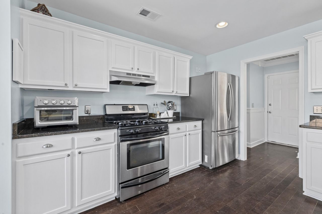 1504 Old Village Drive Photo 16