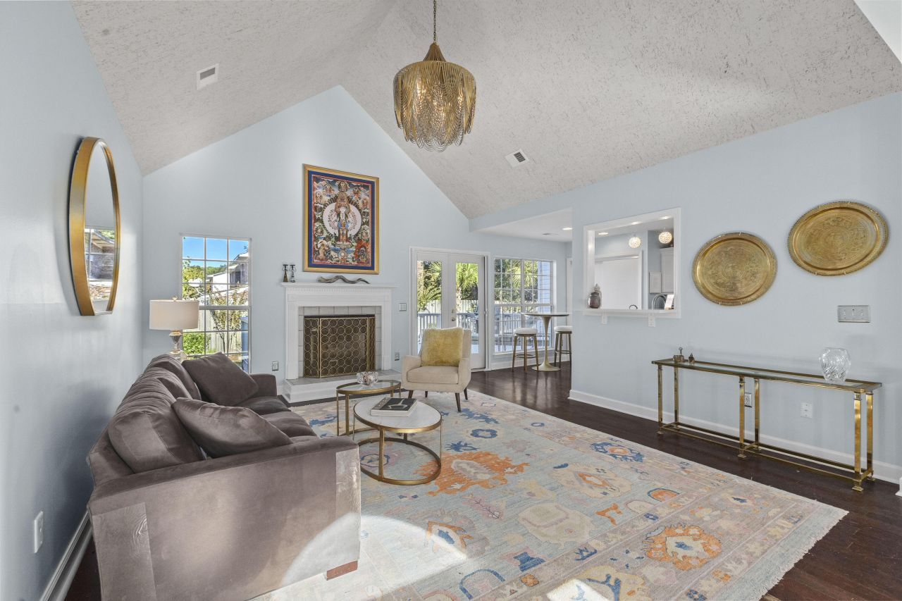 1504 Old Village Drive Photo 4