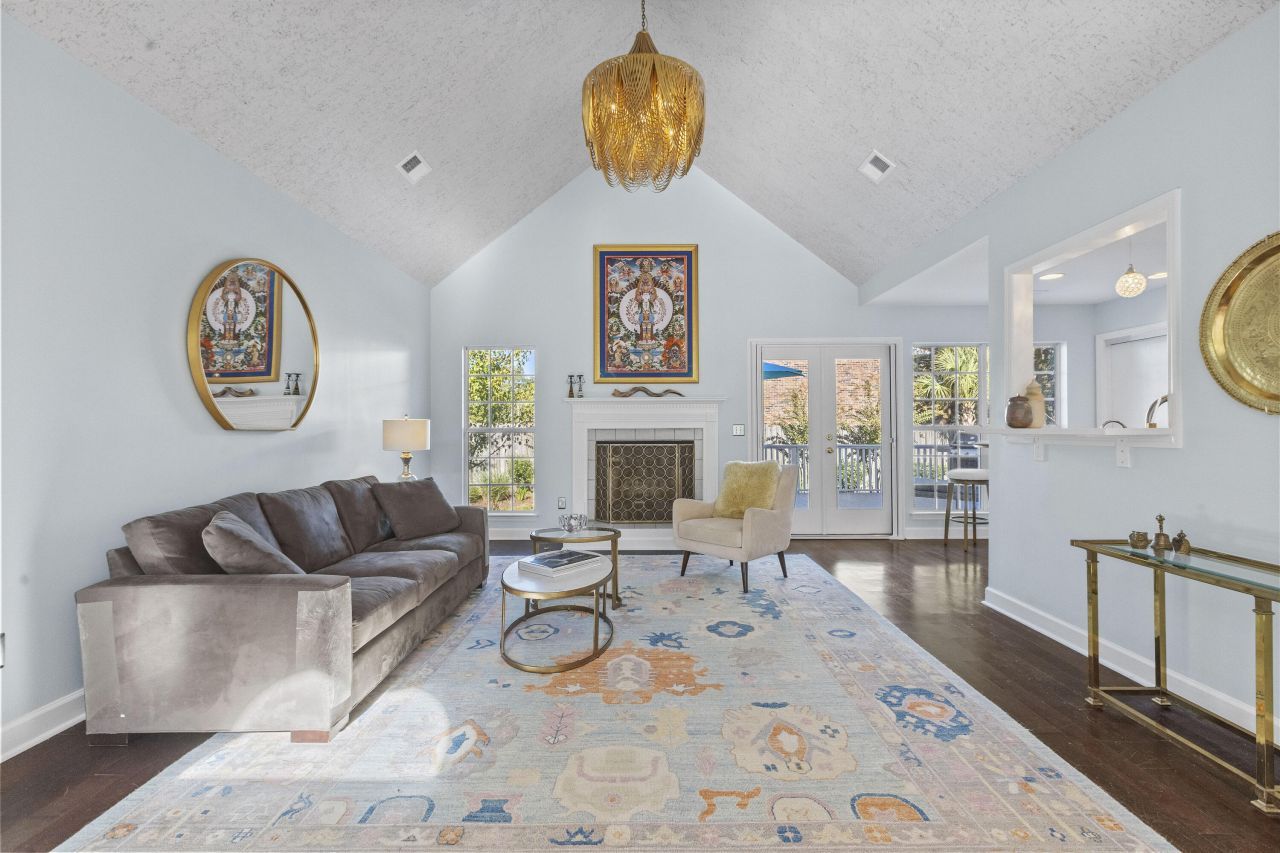 1504 Old Village Drive Photo 6