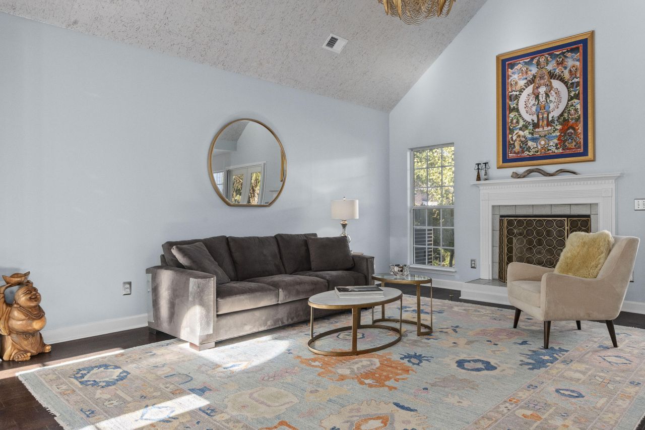 1504 Old Village Drive Photo 7