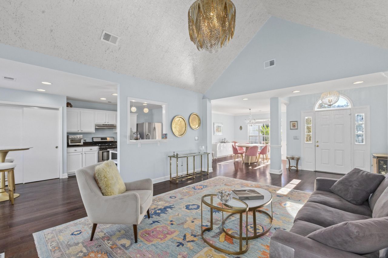 1504 Old Village Drive Photo 8