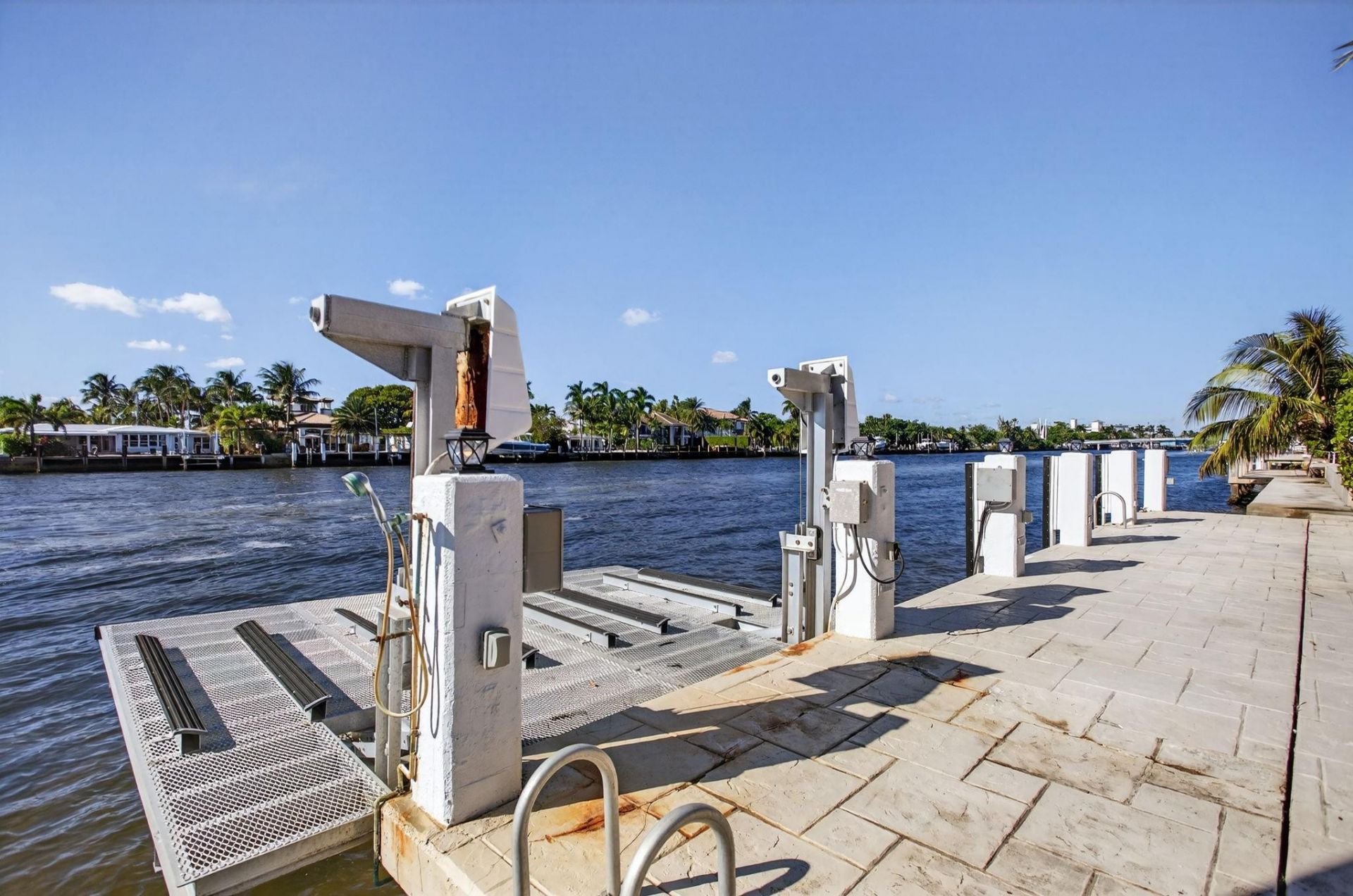 513 S Riverside Dr, Pompano Beach, FL 33062 Photo