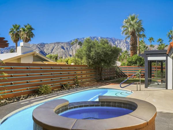 1351 E Luna Way, Palm Springs, CA 92262