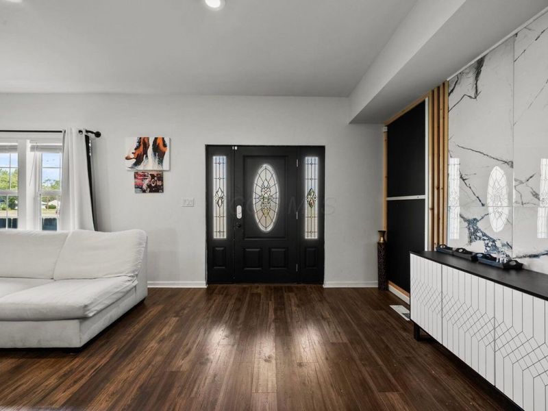 4677 E Livingston Avenue, Columbus, OH 43227 Photo 2