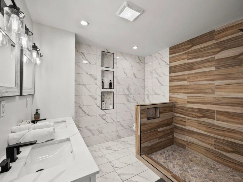 4677 E Livingston Avenue, Columbus, OH 43227 Photo 21