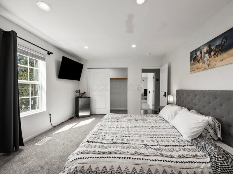 4677 E Livingston Avenue, Columbus, OH 43227 Photo 22