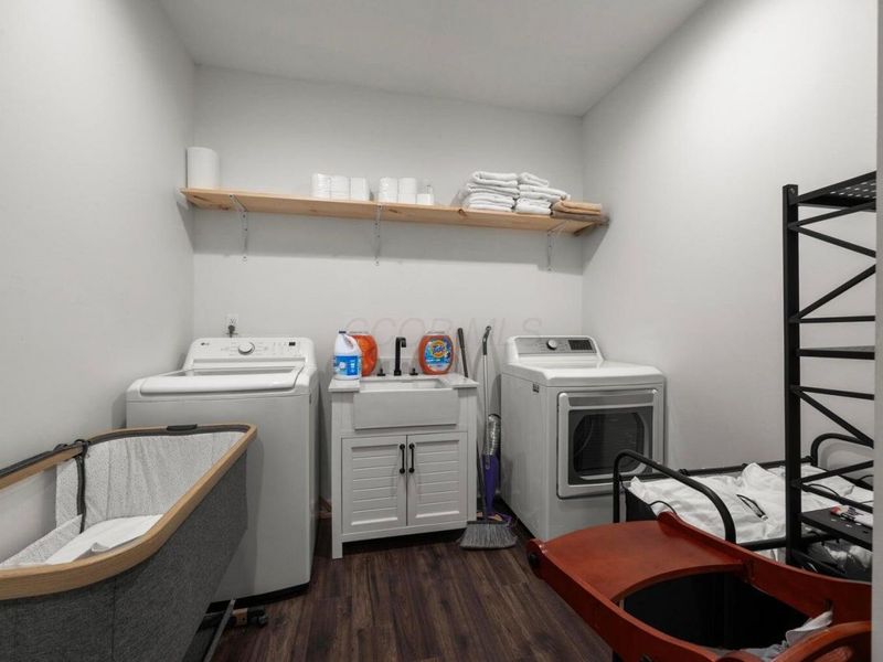 4677 E Livingston Avenue, Columbus, OH 43227 Photo 40