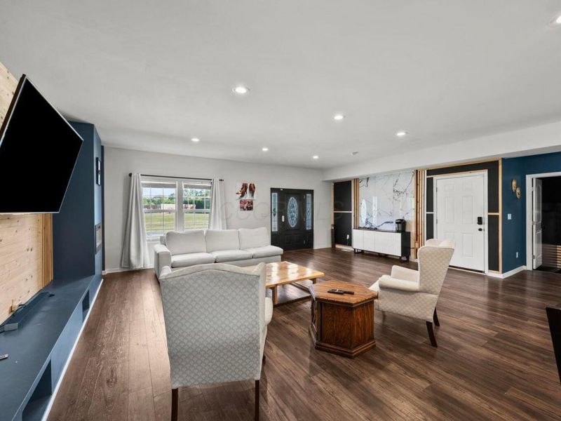 4677 E Livingston Avenue, Columbus, OH 43227 Photo 6