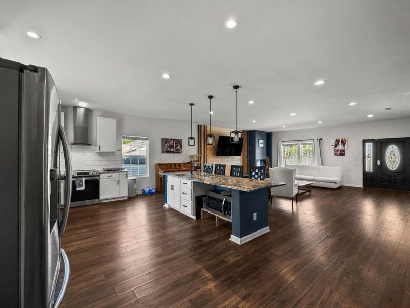 4677 E Livingston Avenue, Columbus, OH 43227 Photo 9