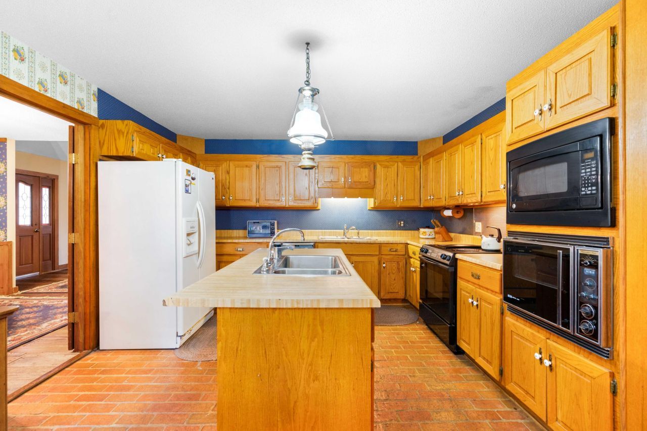 3644 Lake Marston Drive Photo 23